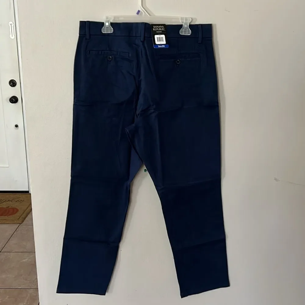 Banana Republic Men’s Straight Fit Chino Pant Blue Size: 36x30